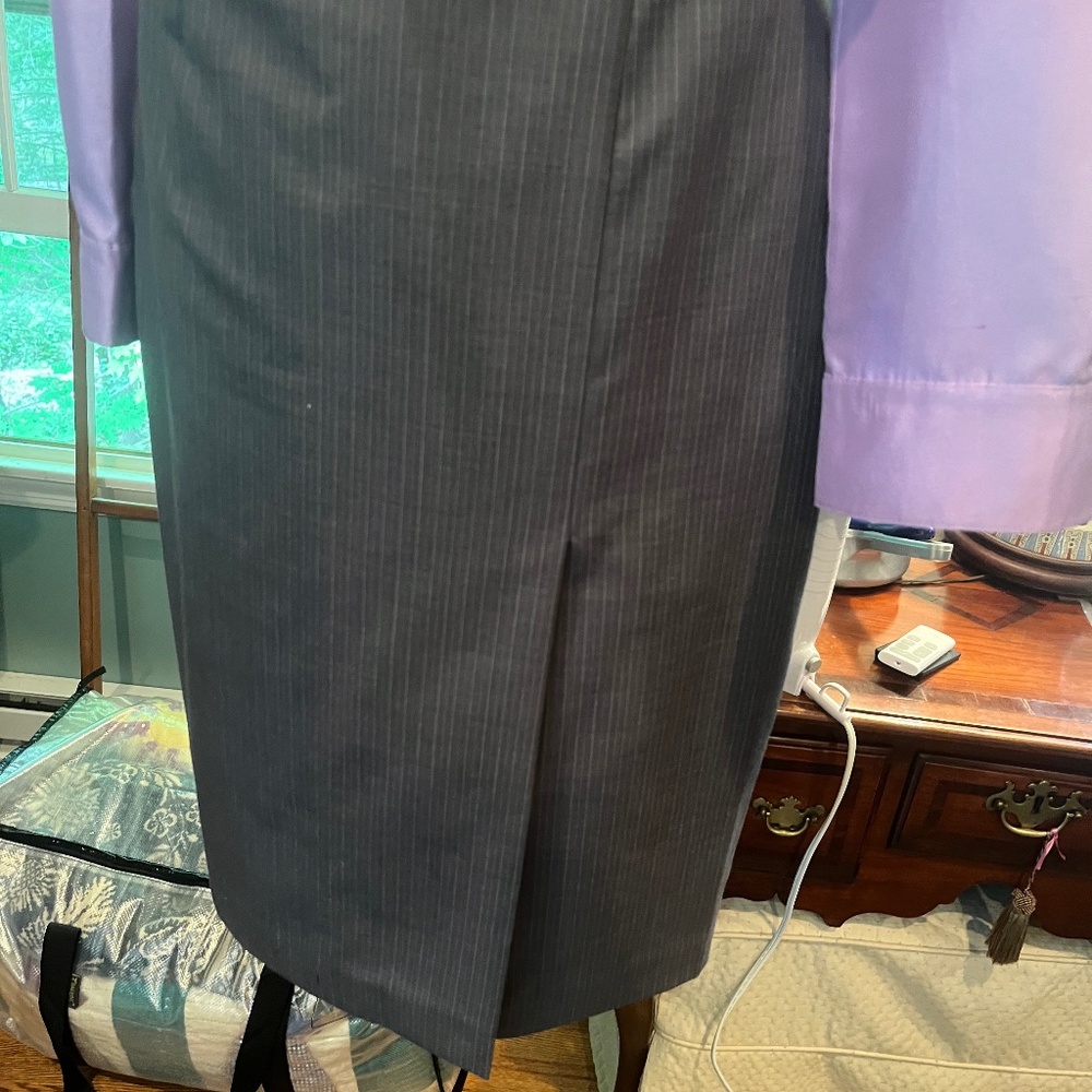 Brooks Brothers Skirt sz 6 lightweight gray wool, pinstrip